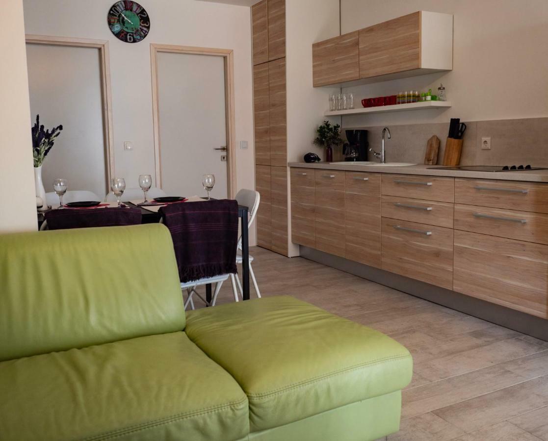 Luciana Apartamento Povljana Exterior foto