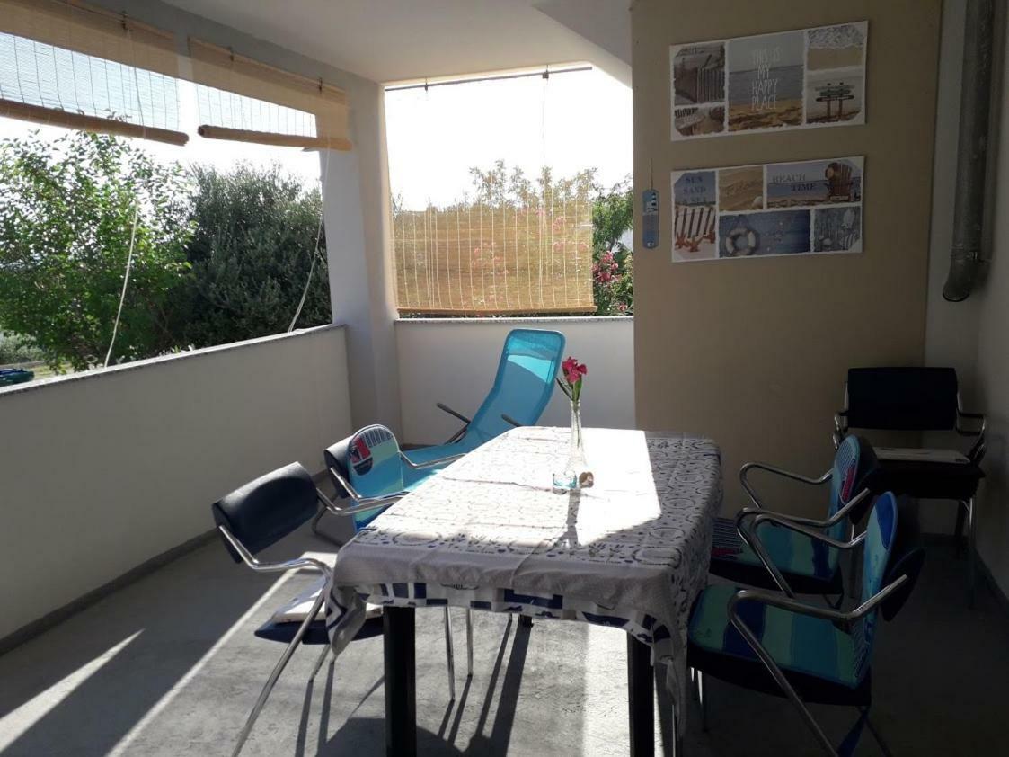 Luciana Apartamento Povljana Exterior foto